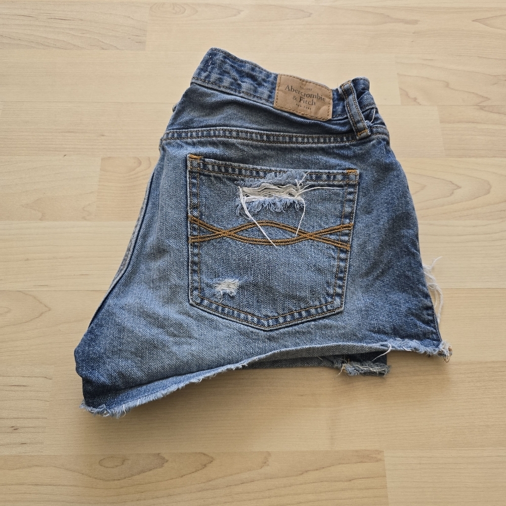 Abercrombie And Fitch Distressed Demin Shorts Size 2